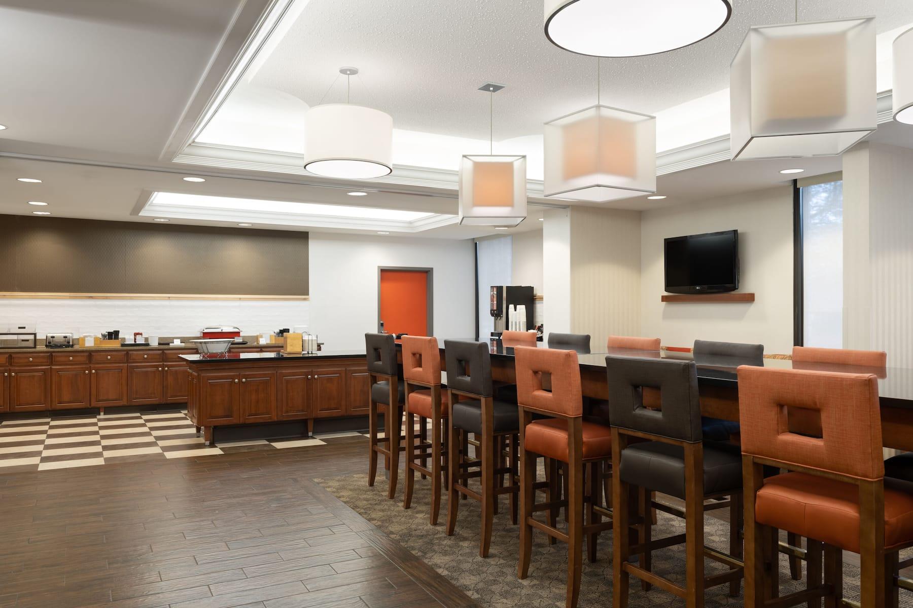 Wingate By Wyndham St Louis Airport Hotel Saint Ann Bagian luar foto