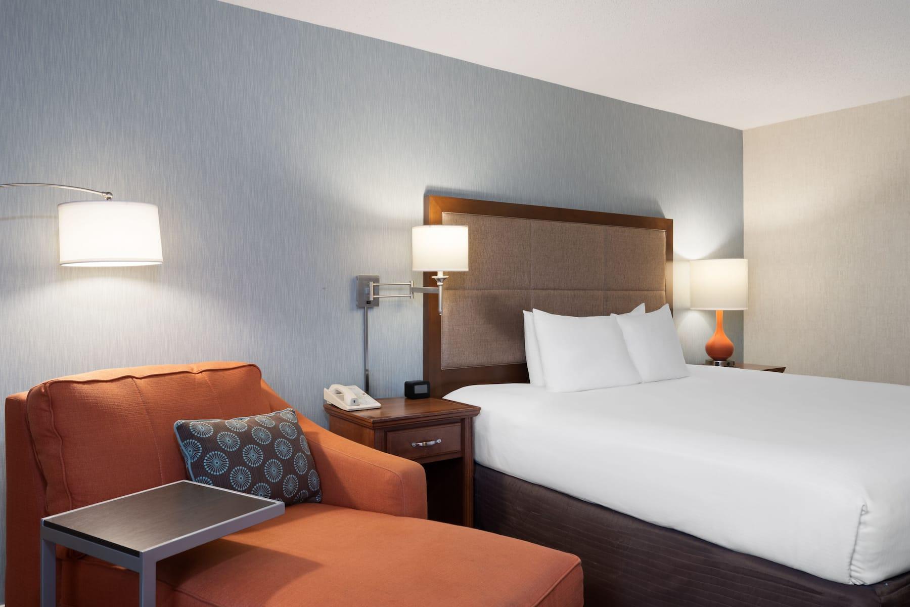 Wingate By Wyndham St Louis Airport Hotel Saint Ann Bagian luar foto